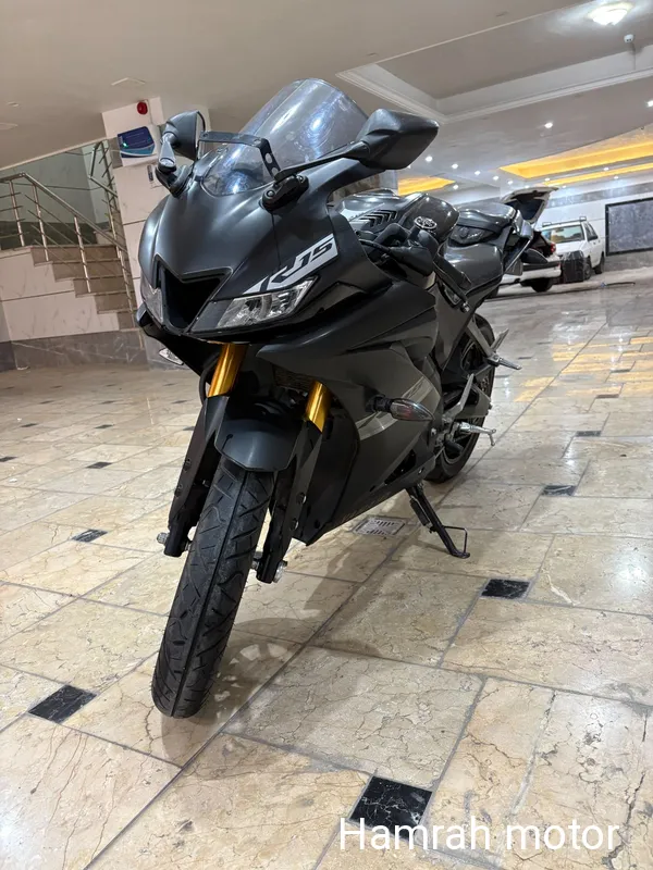 یاماها R15